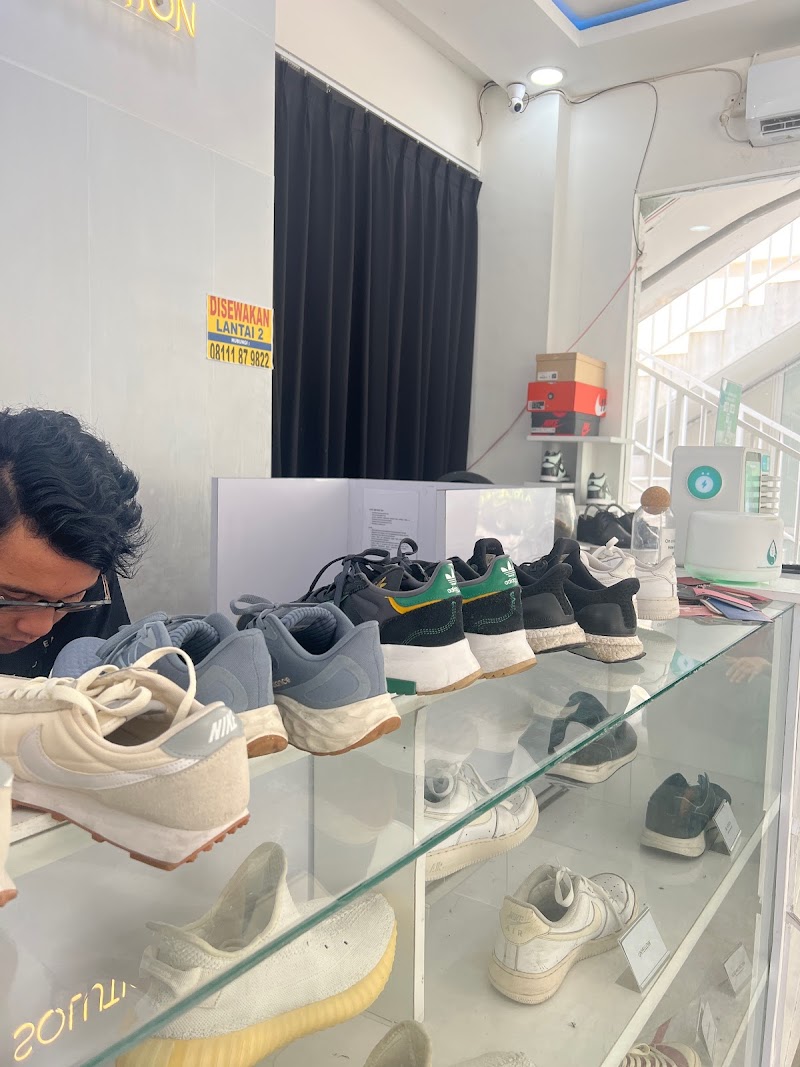Bahtera Laundry: Solusi Cuci Sepatu Tas Terbaik di Cilacap